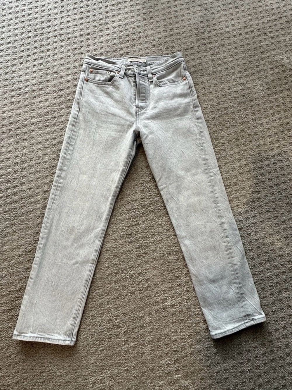 Levi's Women's Wedgie Straight Leg Jeans in Light Gray Wash